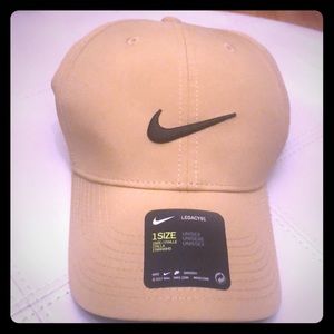 NWT Nike Golf Hat
